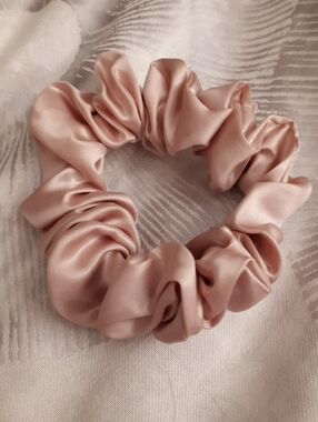slip Silk Large Scrunchie in Blush Pink NEW